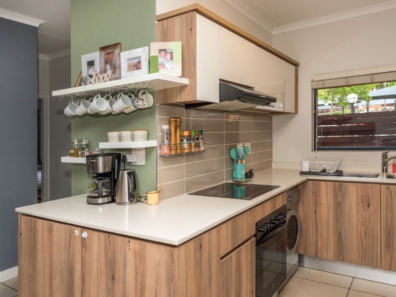 3 Bed 2 Bath Modern Garden Apartment in Linbro Park Call Me Al But Call Me - Photo 2