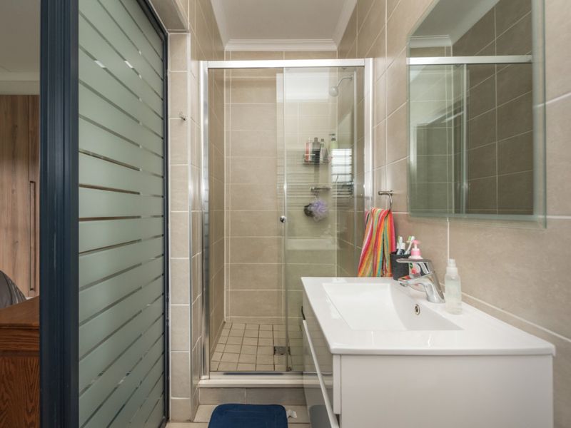 3 Bed 2 Bath Modern Garden Apartment in Linbro Park Call Me Al But Call Me - Photo 8