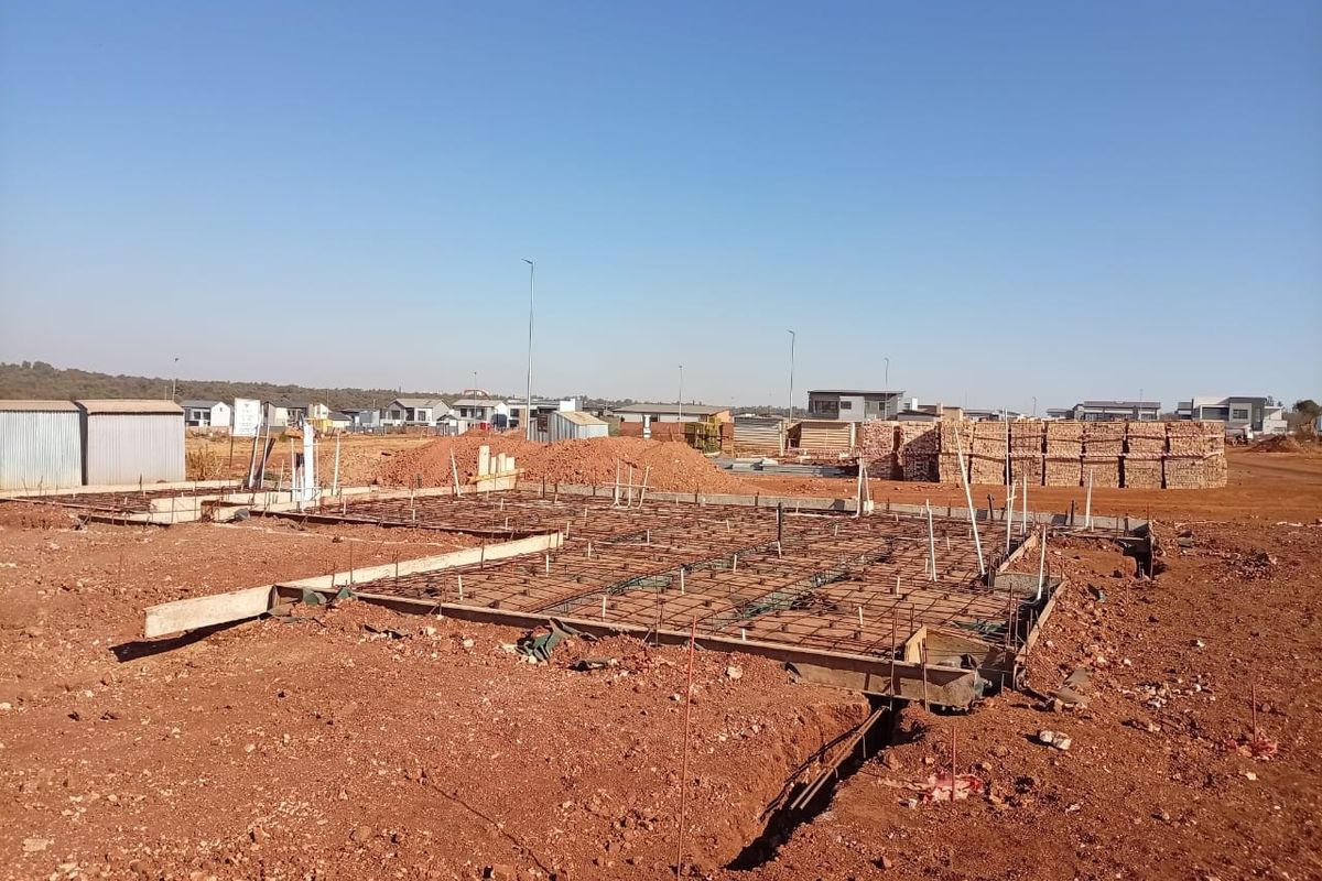 Modern Double-Story Home in Fountainbrook – Spacious, Stylish & Perfect for Family Living - Photo 5