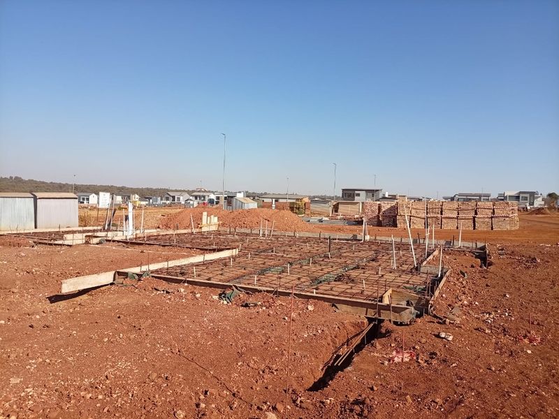 Modern Double-Story Home in Fountainbrook – Spacious, Stylish & Perfect for Family Living - Photo 5