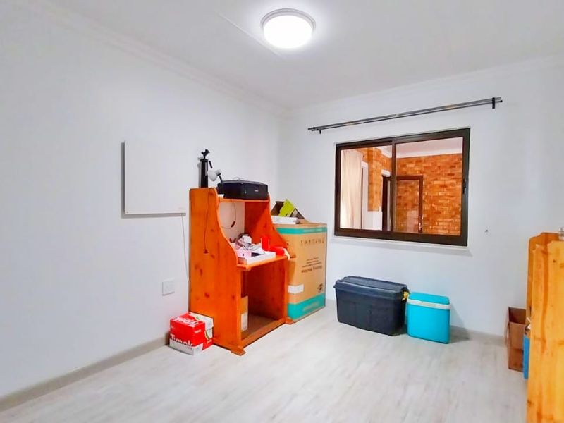 Ideal Investment Opportunity: 3-Bedroom Home with 3 Flatlets and Pool - Photo 8