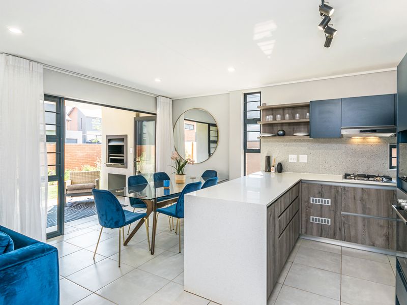 BUY DIRECT FROM THE DEVELOPER AND SAVE R155 000! High security lifestyle estate with patrolling guar - Photo 10