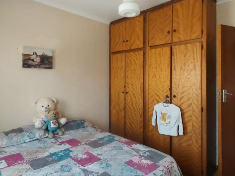 Neat and Secure! - Photo 8