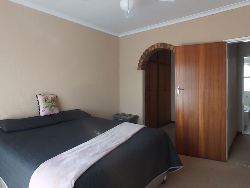 Neat and Secure! - Photo 6