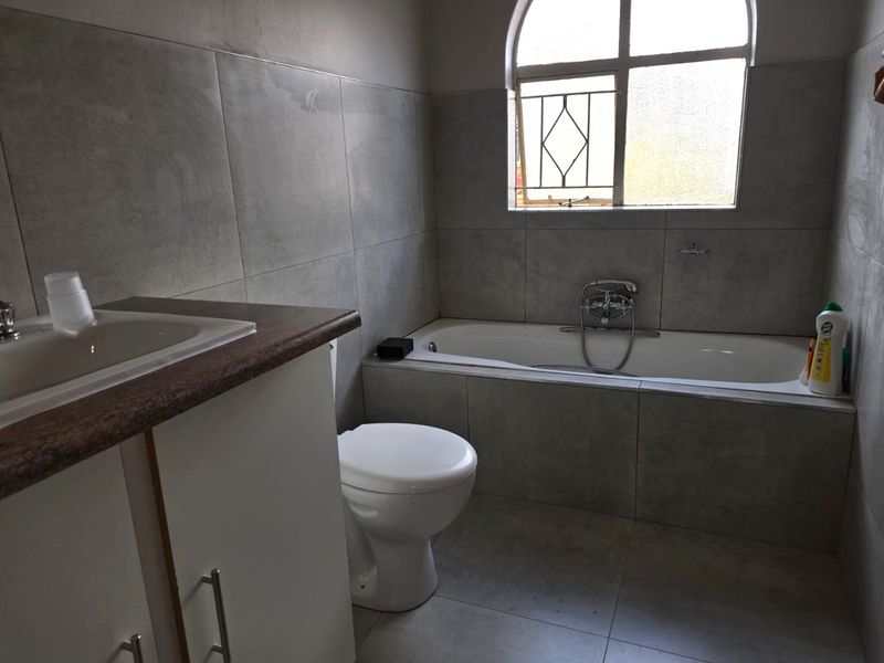 Neat and Secure! - Photo 7