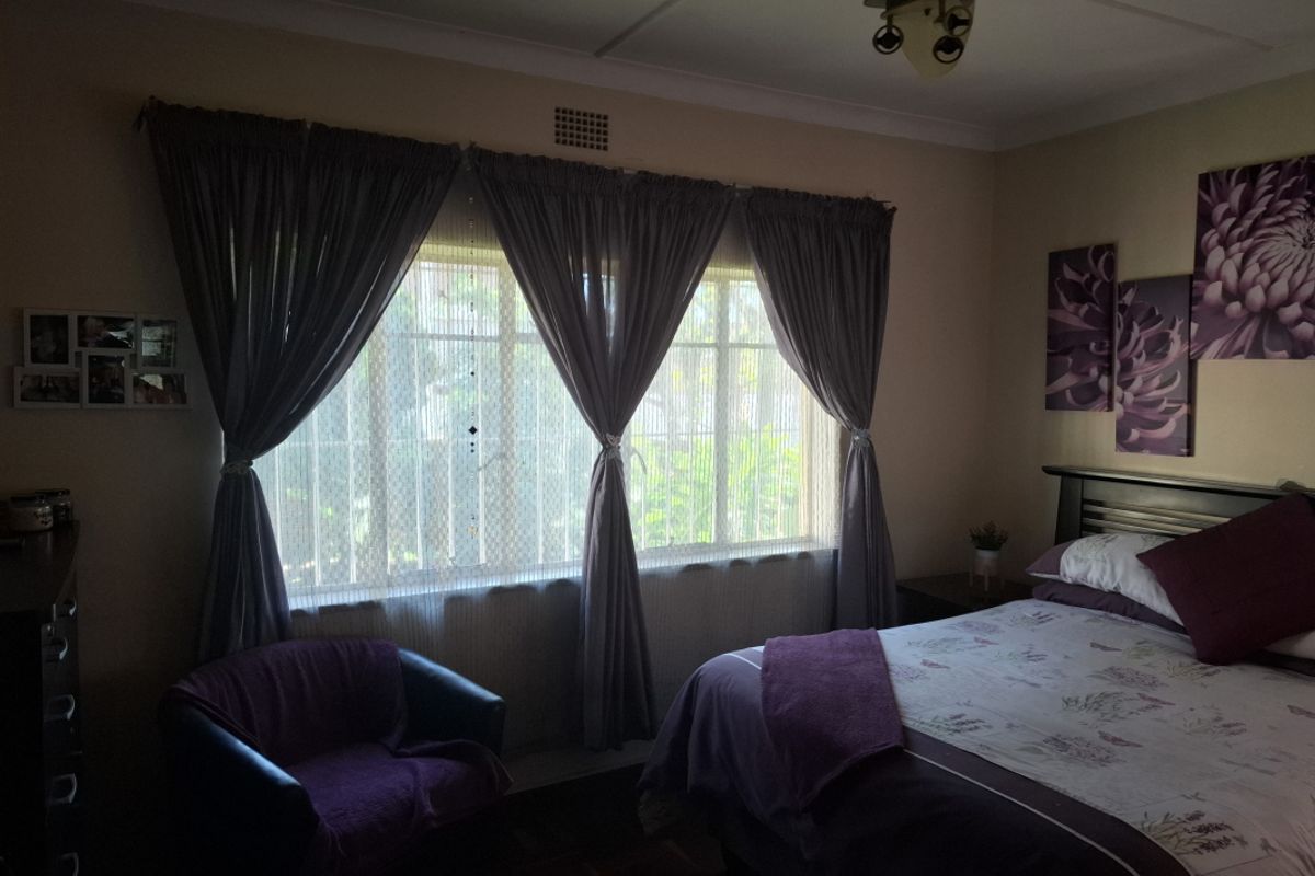 4 Bedroom 1.5 Bathroom Plus Large Cottage on 1011 sqm - Photo 4
