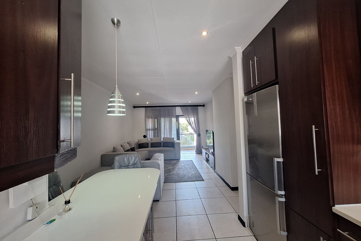 3  Bed 2 Bath Modern first Floor  Apartment in Acacia Call Me Al But Call Me - Photo 4