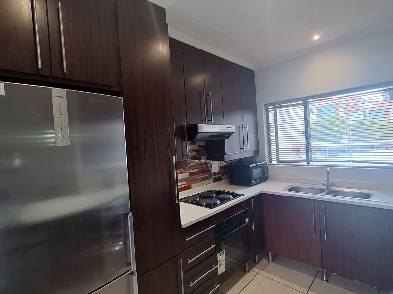 3  Bed 2 Bath Modern first Floor  Apartment in Acacia Call Me Al But Call Me - Photo 3