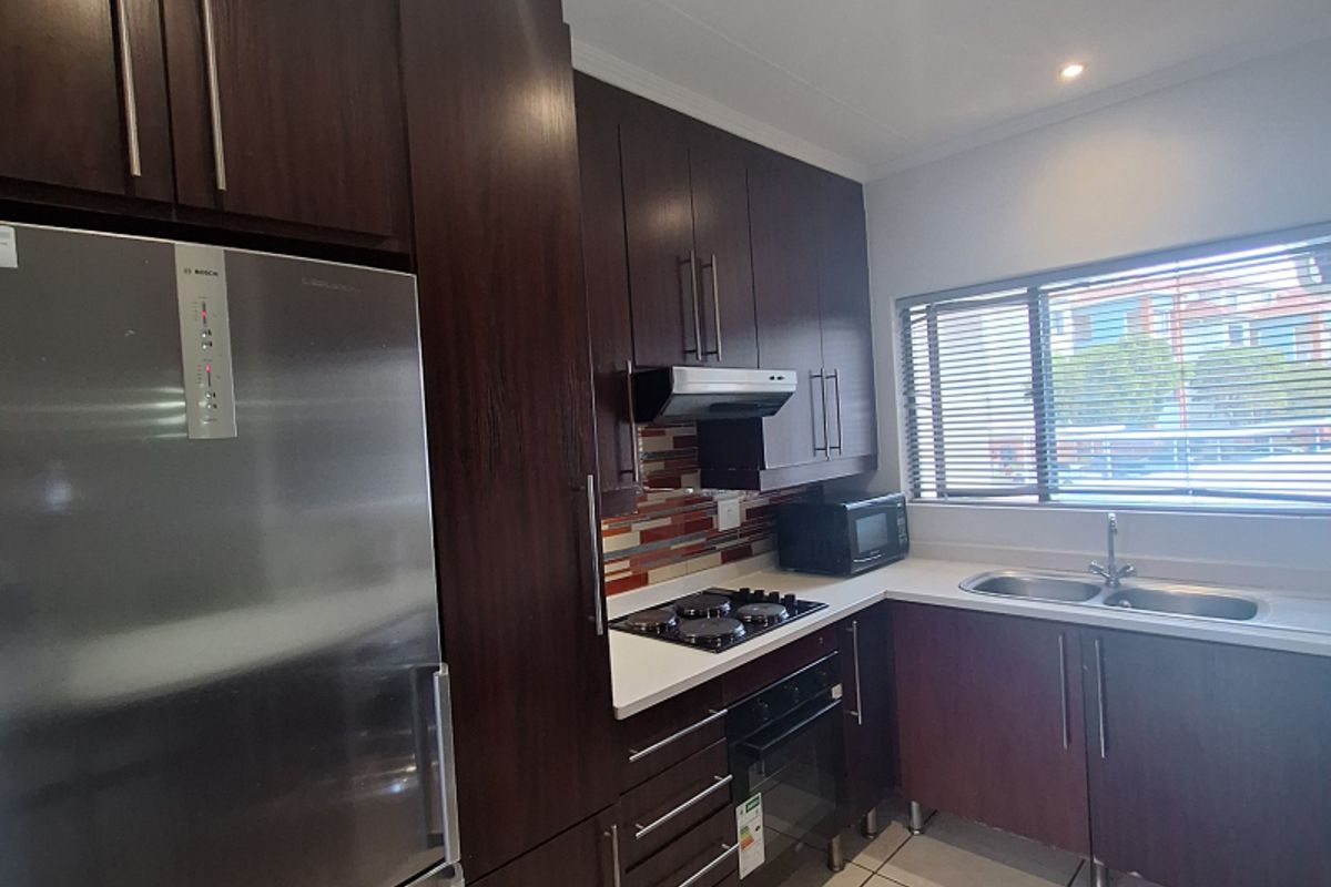 3  Bed 2 Bath Modern first Floor  Apartment in Acacia Call Me Al But Call Me - Photo 3