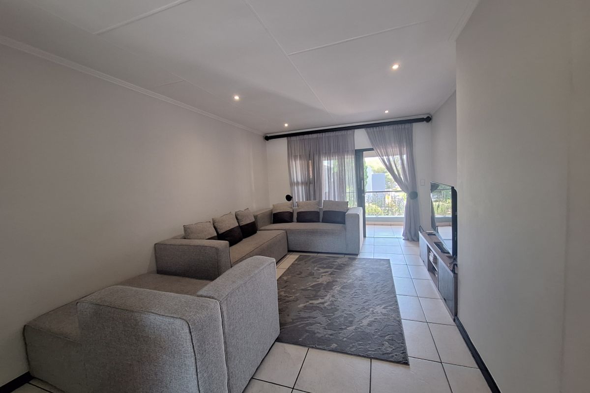 3  Bed 2 Bath Modern first Floor  Apartment in Acacia Call Me Al But Call Me - Photo 5