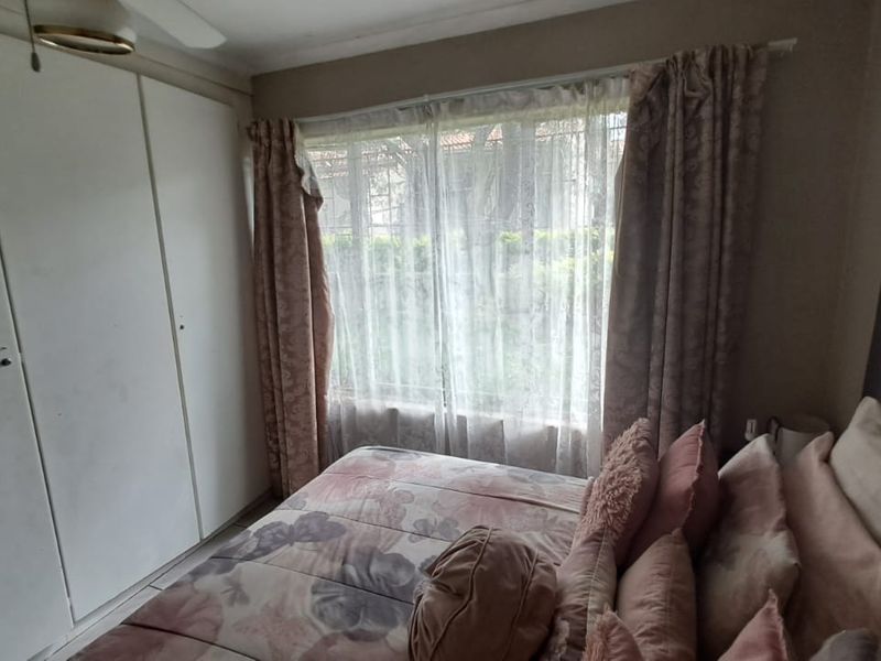 Spacious Town House in Secure Estate - Photo 9