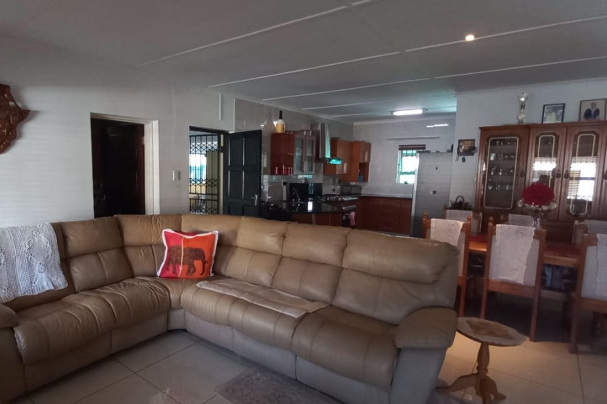 Stunning 3-Bedroom Family Home in Secure Complex - Your Dream Oasis Awaits - Photo 3