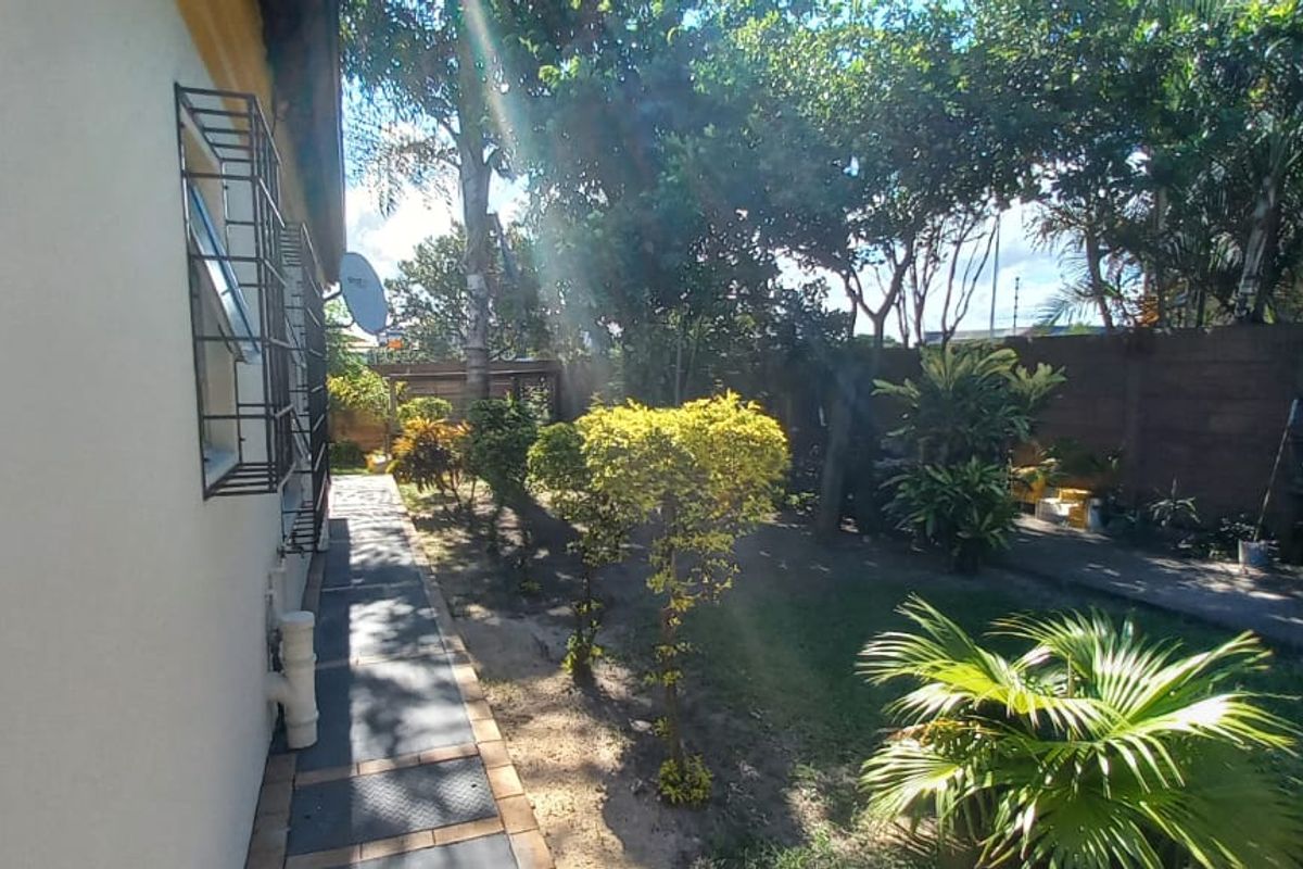 Stunning 3-Bedroom Family Home in Secure Complex - Your Dream Oasis Awaits - Photo 4