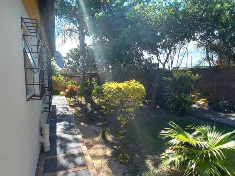 Stunning 3-Bedroom Family Home in Secure Complex - Your Dream Oasis Awaits - Photo 4