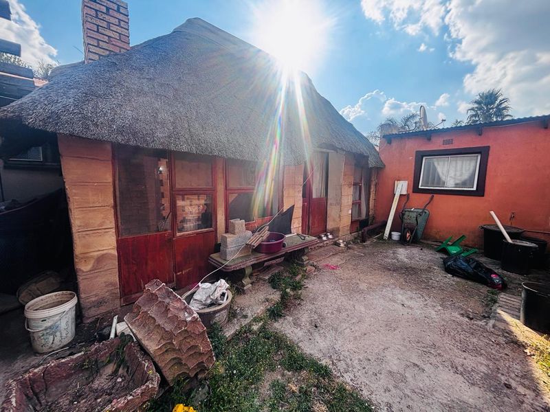 3 Bedroom House for Sale in Krugersdorp West - Photo 2