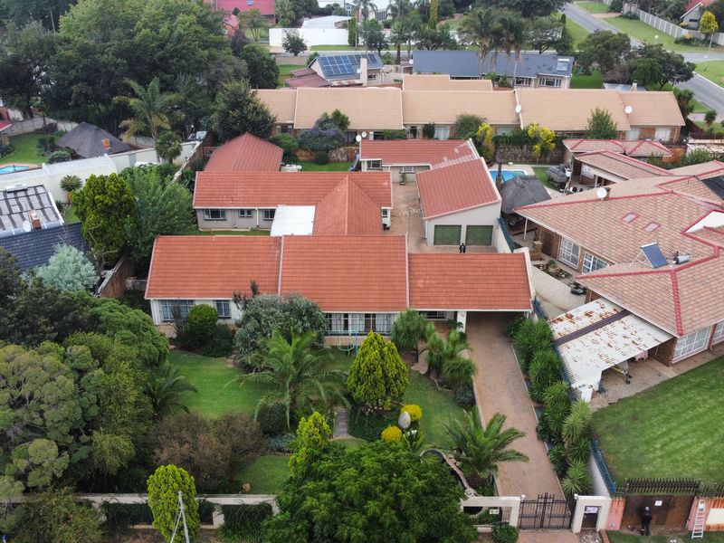Welcome to stunning  family house - Photo 1