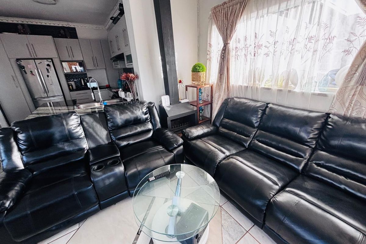 Room Available for Rent - Perfect for Bachelor Living! - Photo 5