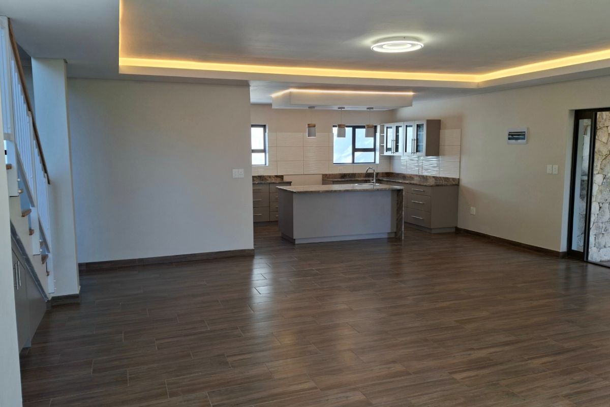 Luxury coastal livestyle home for sale in Stilbaai-Wes. - Photo 4
