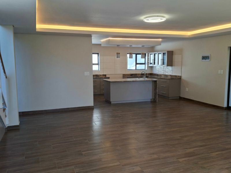 Luxury coastal livestyle home for sale in Stilbaai-Wes. - Photo 4