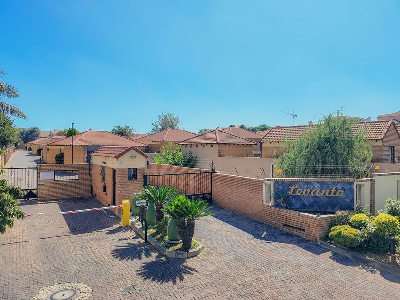 Starting to bid from R880 000!!! Live Online Auction! - Photo 9