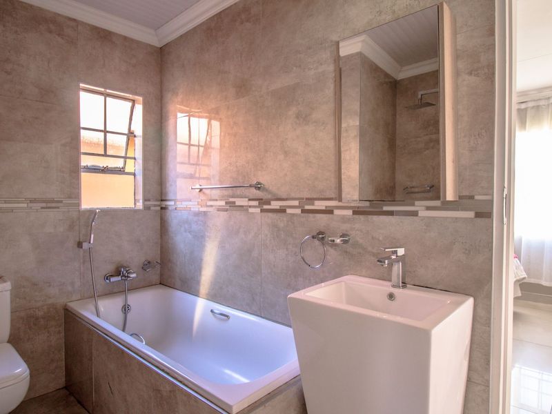 Starting to bid from R880 000!!! Live Online Auction! - Photo 8