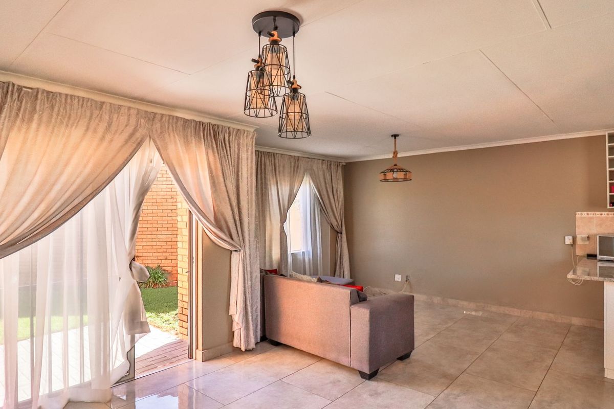 Starting to bid from R880 000!!! Live Online Auction! - Photo 2