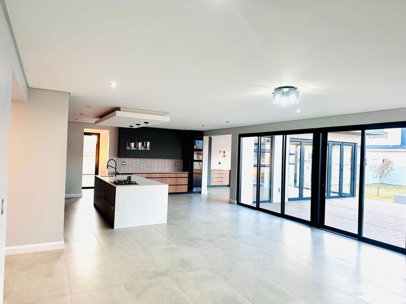 Stunning Double-Storey Home with Entertainment Flair in Midstream Heights - Photo 6