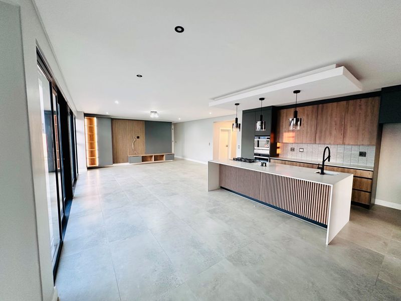 Stunning Double-Storey Home with Entertainment Flair in Midstream Heights - Photo 3