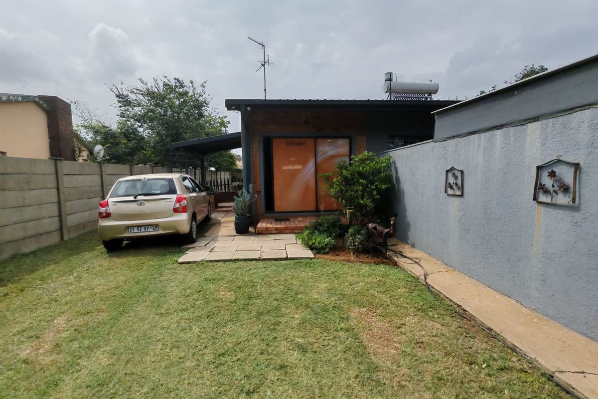 UNIQUE PROPERTY 2 BEDROOM/BUSINESS HOUSE FOR SALE IN SASOLBURG EXT 5 - Photo 5