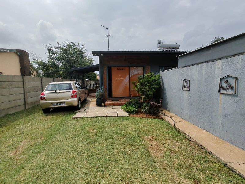 UNIQUE PROPERTY 2 BEDROOM/BUSINESS HOUSE FOR SALE IN SASOLBURG EXT 5 - Photo 5