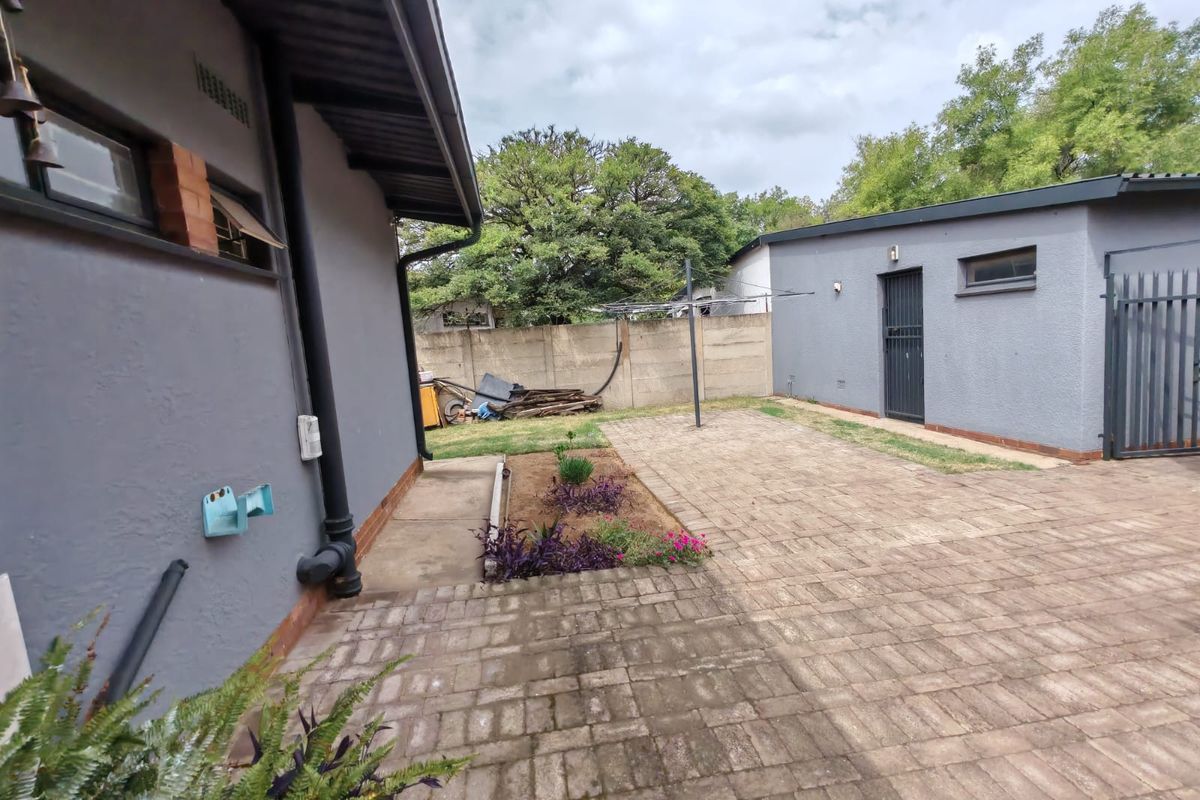 UNIQUE PROPERTY 2 BEDROOM/BUSINESS HOUSE FOR SALE IN SASOLBURG EXT 5 - Photo 2