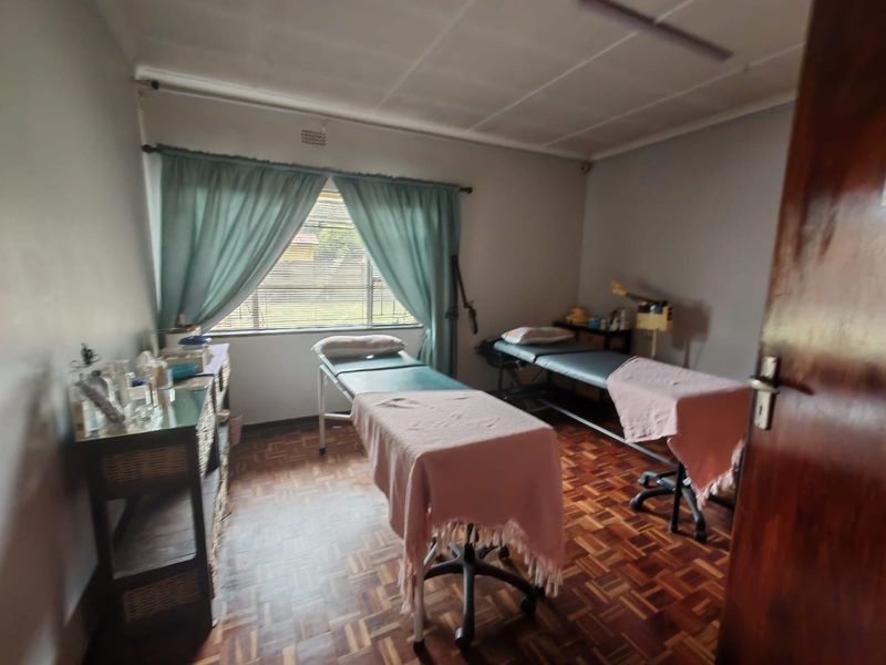 UNIQUE PROPERTY 2 BEDROOM/BUSINESS HOUSE FOR SALE IN SASOLBURG EXT 5 - Photo 10