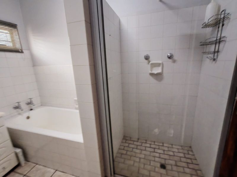 UNIQUE PROPERTY 2 BEDROOM/BUSINESS HOUSE FOR SALE IN SASOLBURG EXT 5 - Photo 9