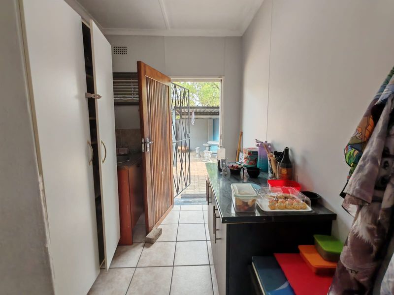 UNIQUE PROPERTY 2 BEDROOM/BUSINESS HOUSE FOR SALE IN SASOLBURG EXT 5 - Photo 6