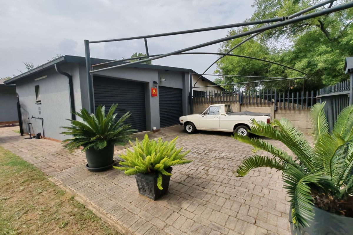 UNIQUE PROPERTY 2 BEDROOM/BUSINESS HOUSE FOR SALE IN SASOLBURG EXT 5 - Photo 4