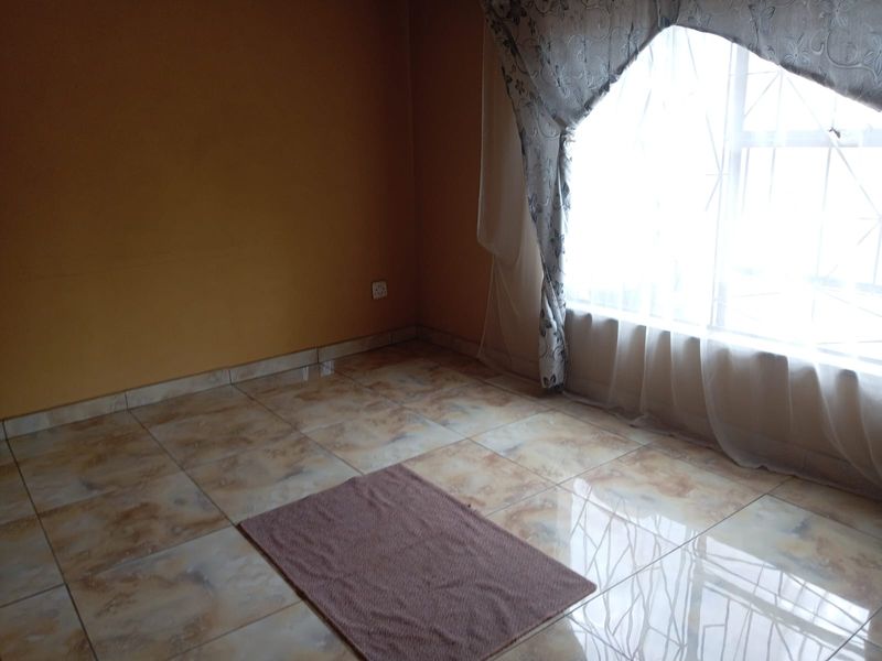 Stunning 4-bedroom freestanding home in Zamdela, Sasolburg—perfect for families! Don't miss out! - Photo 5