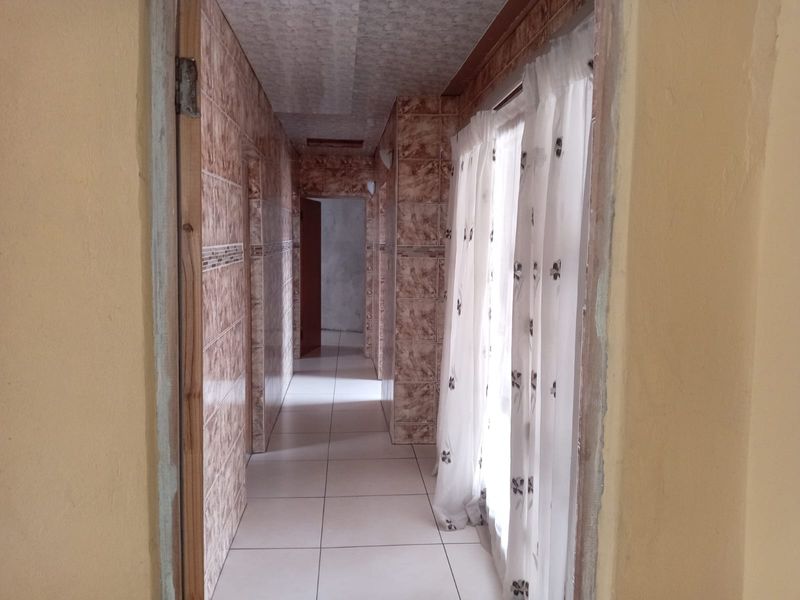 Stunning 4-bedroom freestanding home in Zamdela, Sasolburg—perfect for families! Don't miss out! - Photo 9