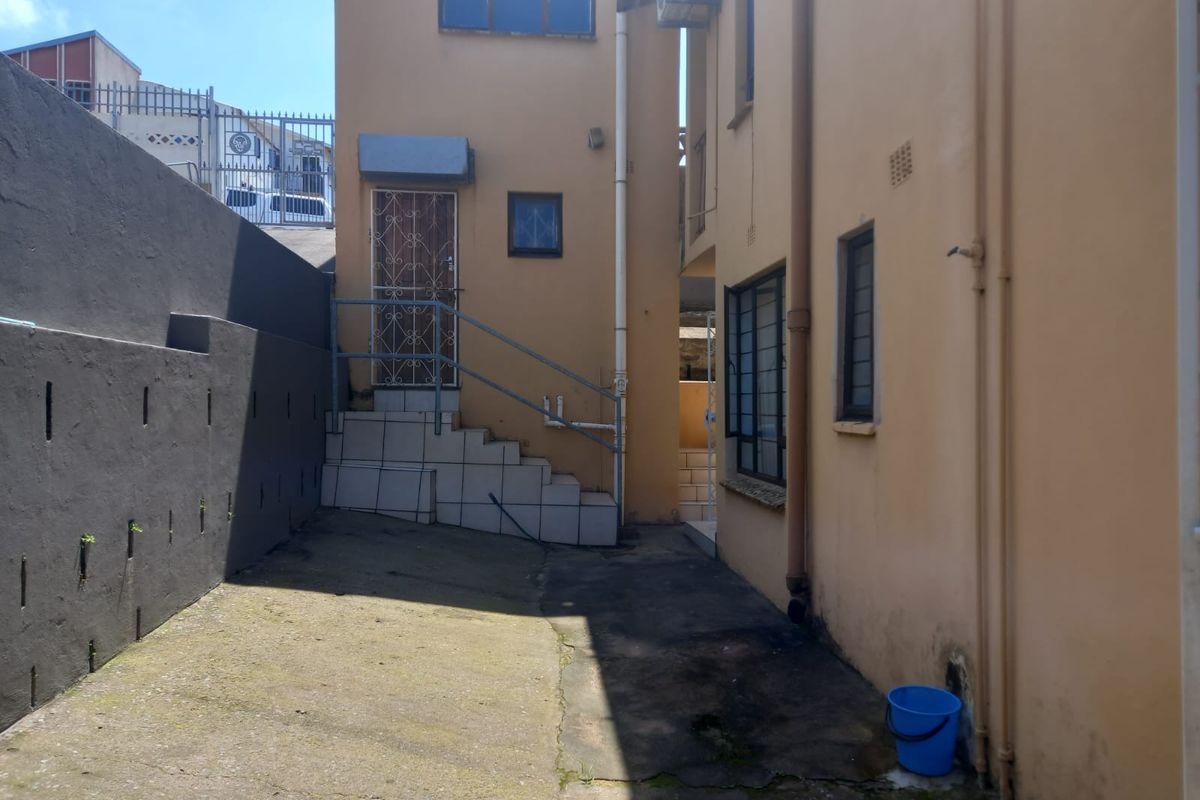 Lovely Home, Croftdene, Chatsworth - Photo 4