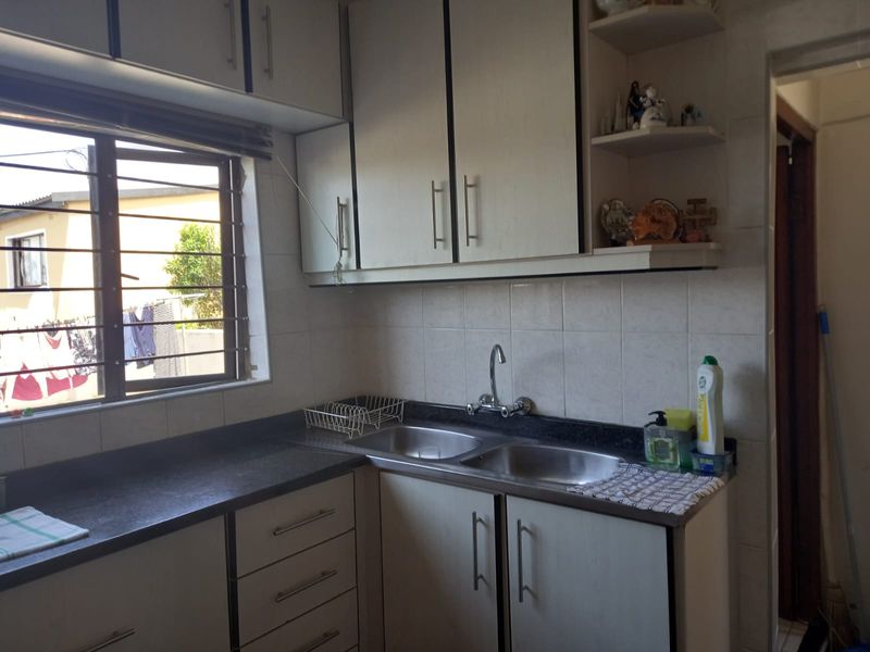 Lovely Home, Croftdene, Chatsworth - Photo 7