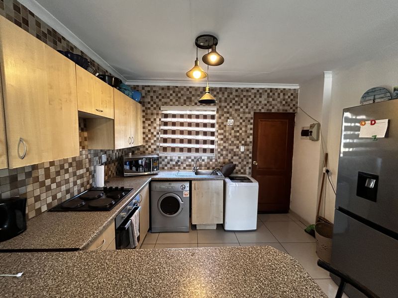 2 bed 1 bath garden Apartment Call me Al but Call me ALAADDIN & SURAIYA - Photo 3