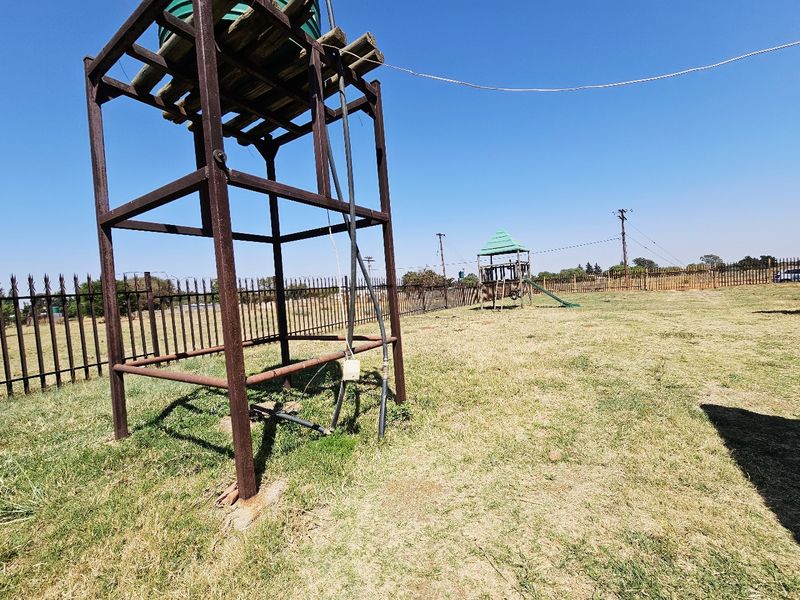 1.9 Ha plot with five bedroom and three bathroom property for sale - Photo 6