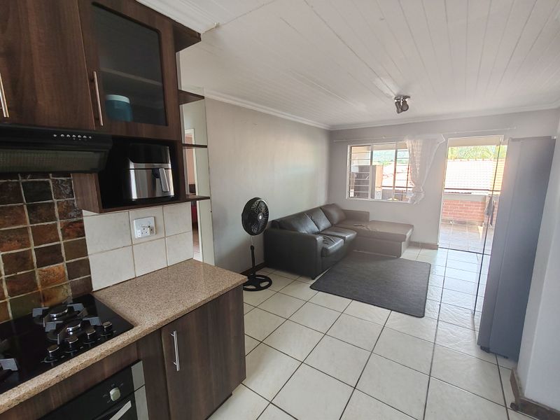 Modern 2-Bedroom Apartment with Balcony & Built-in Braai - Photo 5