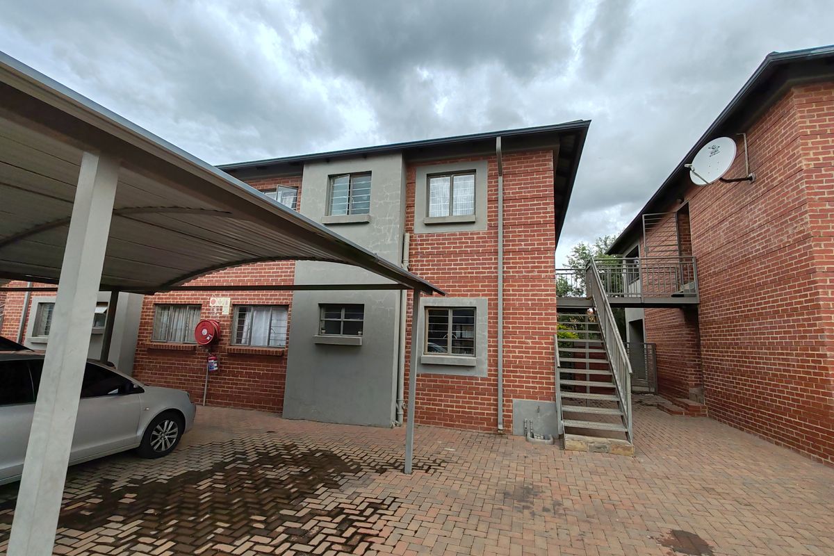 Modern 2-Bedroom Apartment with Balcony & Built-in Braai - Photo 2