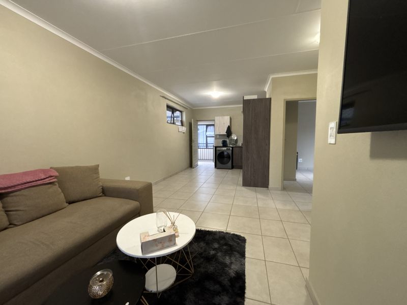 Charming 2-bedroom sectional title in Rynfield, Benoni—perfect for first-time buyers or investors! - Photo 4