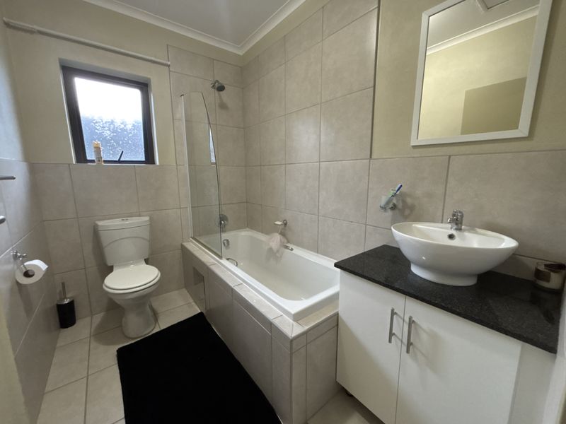 Charming 2-bedroom sectional title in Rynfield, Benoni—perfect for first-time buyers or investors! - Photo 9