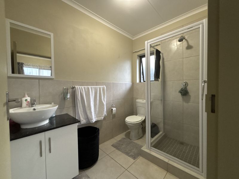 Charming 2-bedroom sectional title in Rynfield, Benoni—perfect for first-time buyers or investors! - Photo 8