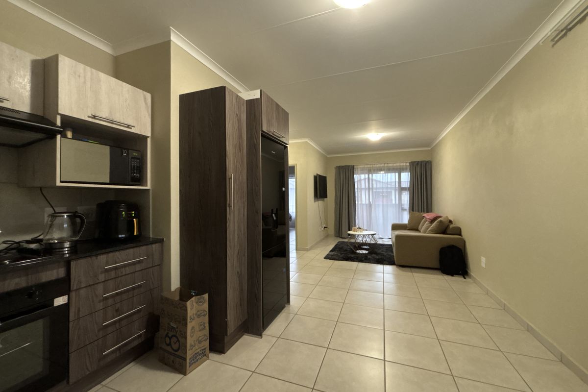 Charming 2-bedroom sectional title in Rynfield, Benoni—perfect for first-time buyers or investors! - Photo 2
