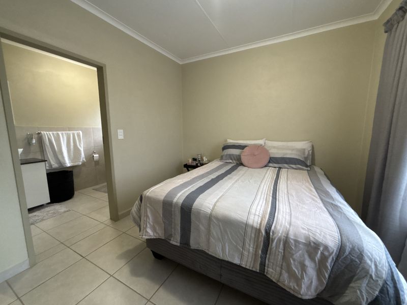 Charming 2-bedroom sectional title in Rynfield, Benoni—perfect for first-time buyers or investors! - Photo 5