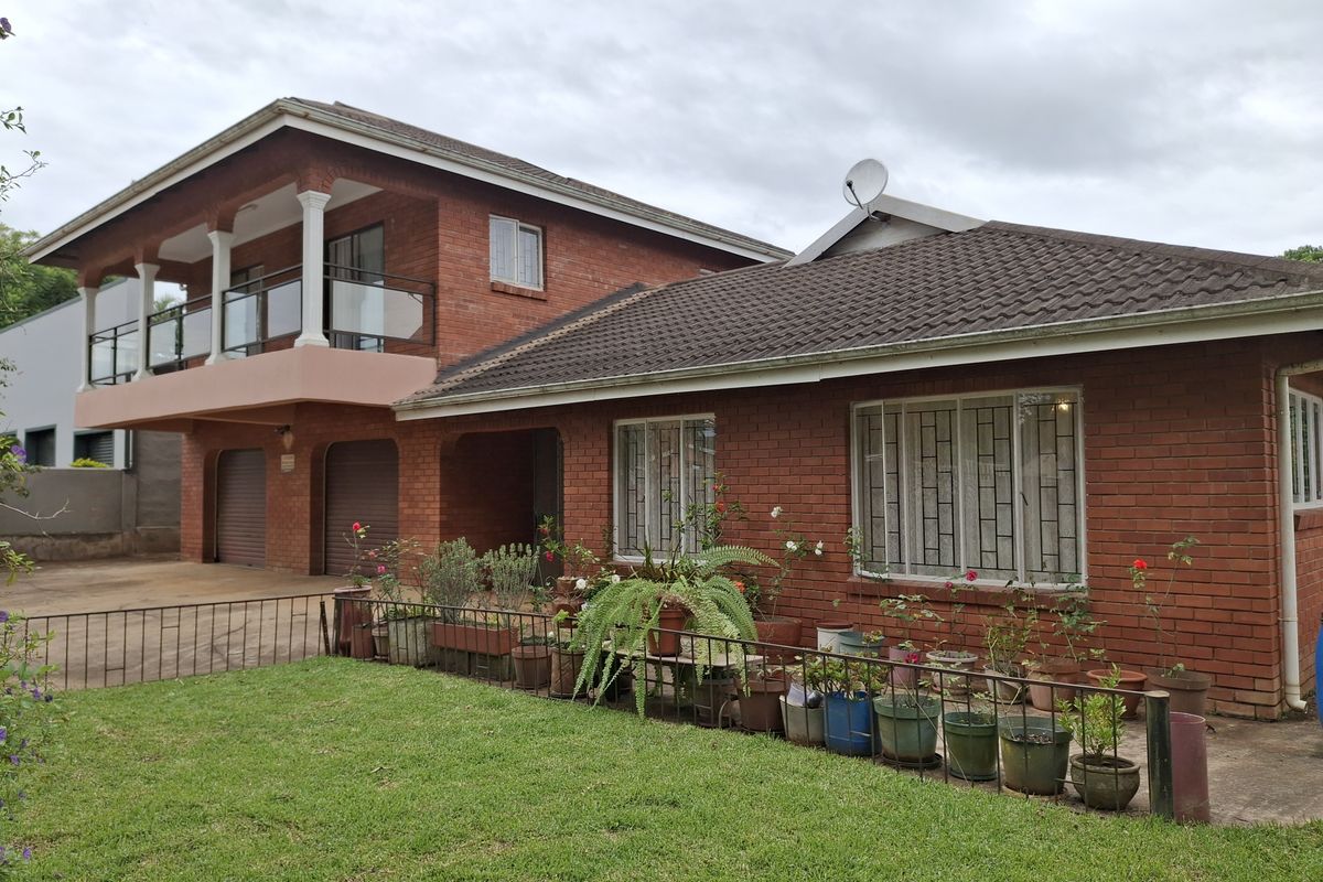 Spacious Double Storey 4 Bedroom Family Home - Photo 2