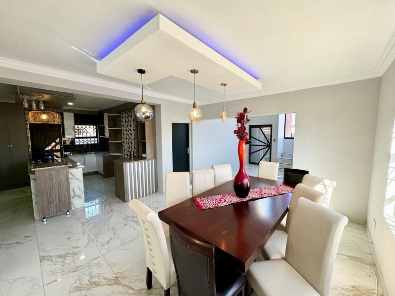 Impressive and modern home for sale in Secunda - Photo 6